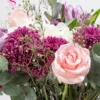 ⁦كورال الكريستال الوردي - مزيج جميل من الورود الوردية والكورالية⁩ - الصورة ⁦3⁩