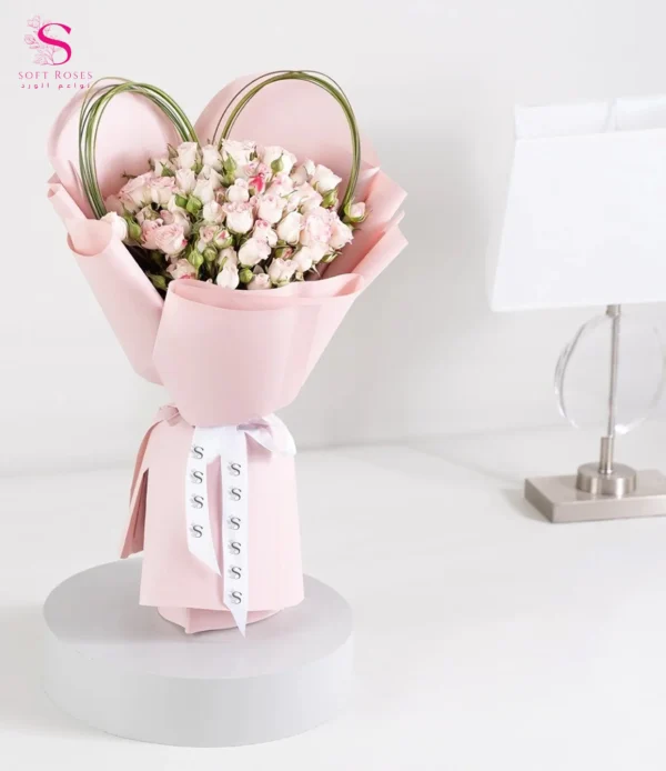 ⁦وردة L.O.V.E - تعبير فريد عن الحب والأناقة⁩ - الصورة ⁦5⁩